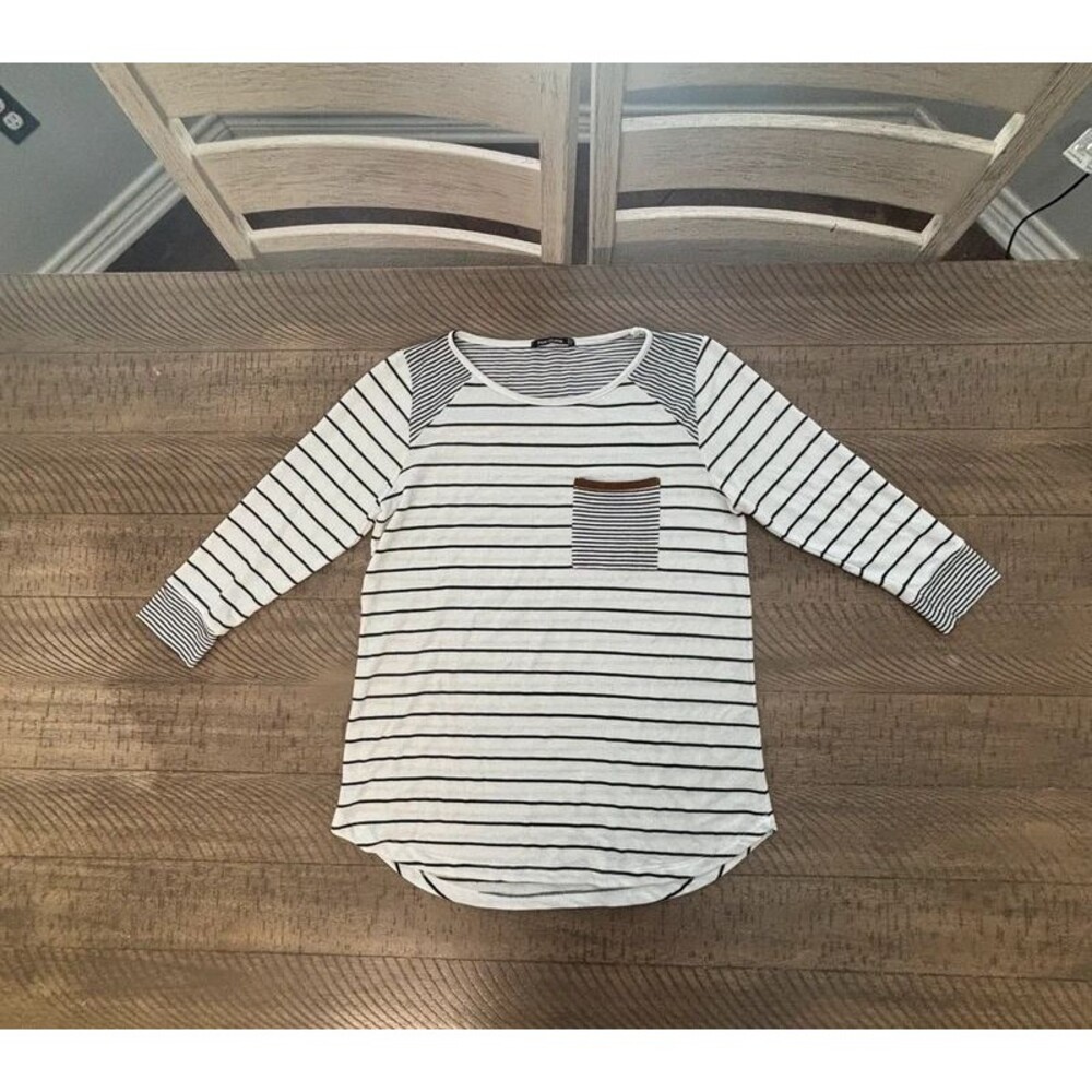 Pink Clover Haylee Front Pocket Raglan knit top - small